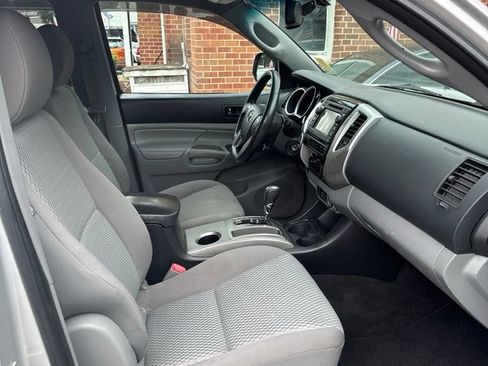 Used 2013 Toyota Tacoma 4x4 Double Cab w/ SR5 Pkg image 10