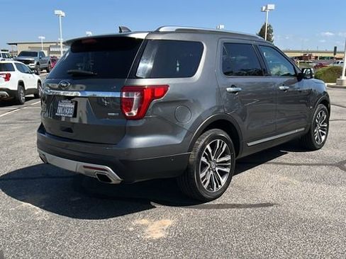Used 2017 Ford Explorer Platinum AWD/4WD image 3