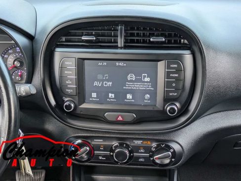Used 2020 Kia Soul GT-Line FWD image 21