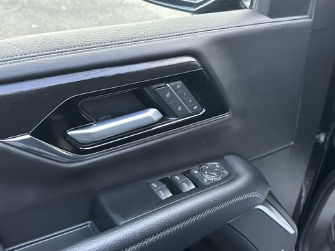 Certified 2025 GMC Yukon Denali image 15