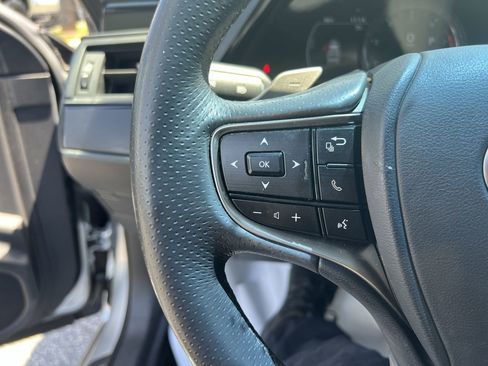 Used 2022 Lexus ES 350 F Sport w/ Accessory Package 2 FWD image 19