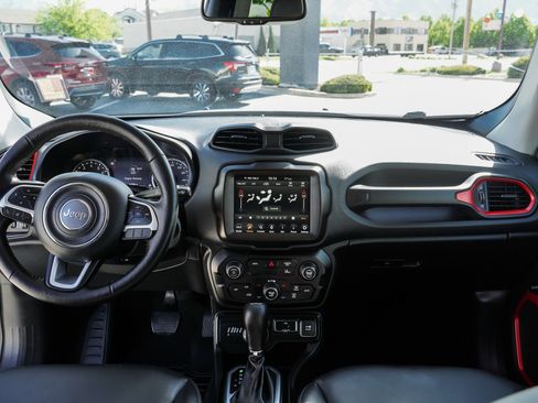 Used 2023 Jeep Renegade Trailhawk w/ Trailhawk Elite Group AWD/4WD image 30