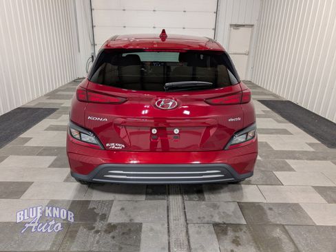 Used 2023 Hyundai Kona SE image 3
