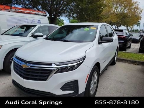 Used 2022 Chevrolet Equinox LS image 2