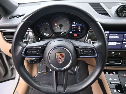 Certified 2022 Porsche Macan S image 12