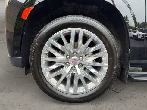 Used 2023 GMC Yukon XL Denali w/ Denali Reserve Package AWD/4WD image 14