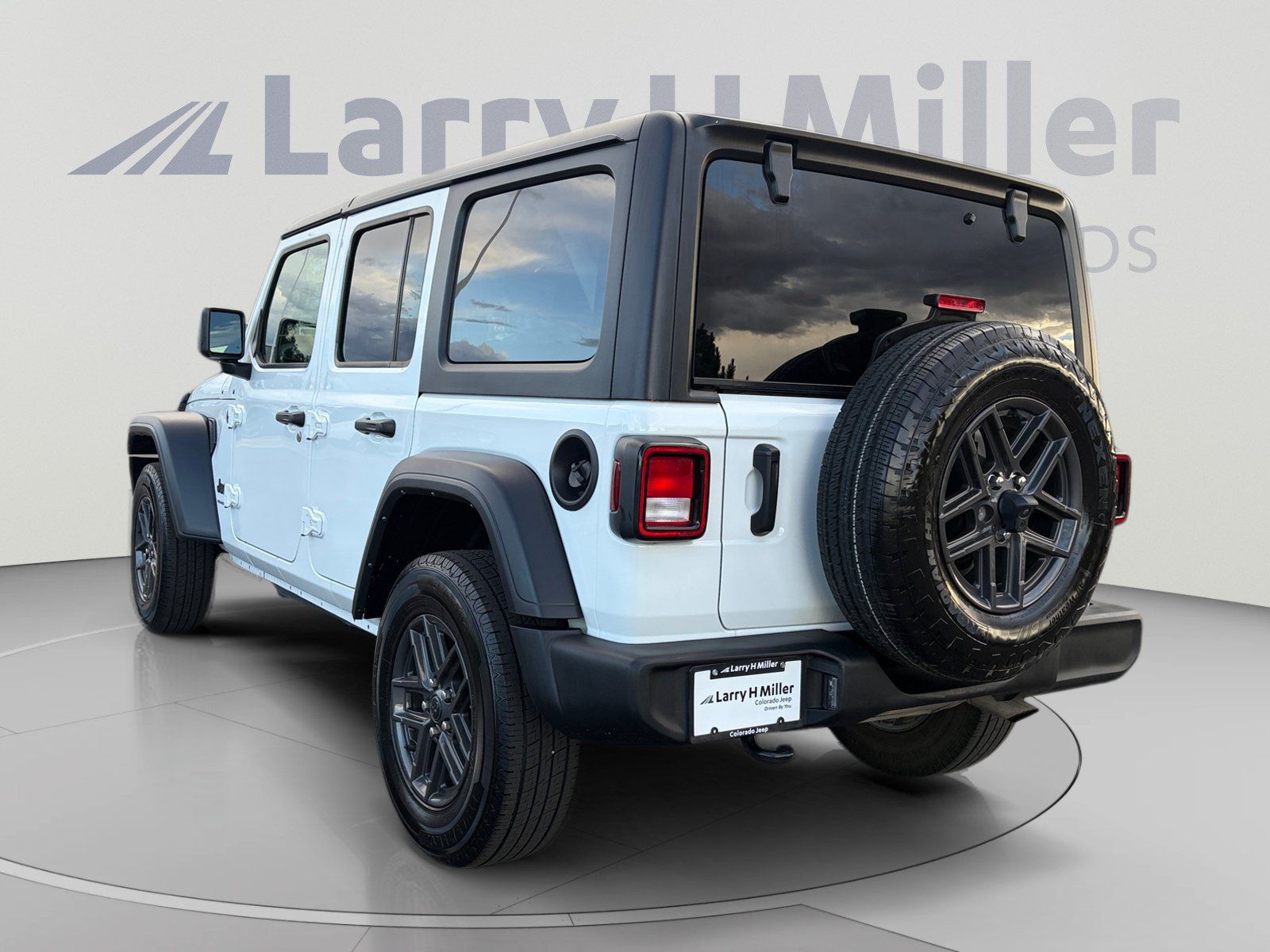 Used 2024 Jeep Wrangler Unlimited Sport AWD/4WD image 3