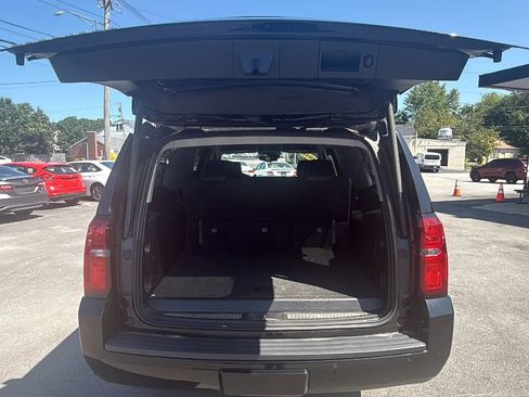 Used 2018 Chevrolet Suburban LT AWD/4WD image 9