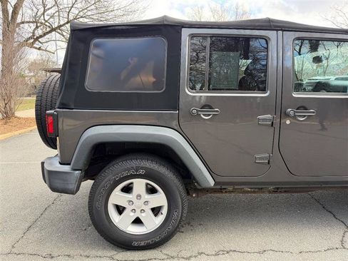 Used 2017 Jeep Wrangler Unlimited Sport w/ Quick Order Package 24S AWD/4WD image 8