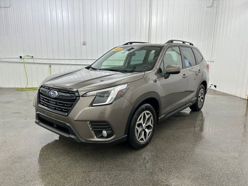 Used 2023 Subaru Forester Premium image 19