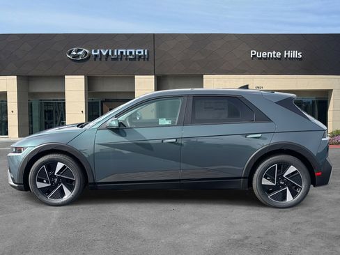 New 2026 Hyundai Ioniq 5 SEL image 3