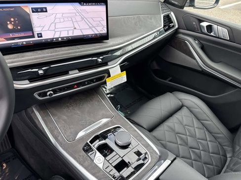 New 2026 BMW X7 xDrive40i w/ Premium Package image 24