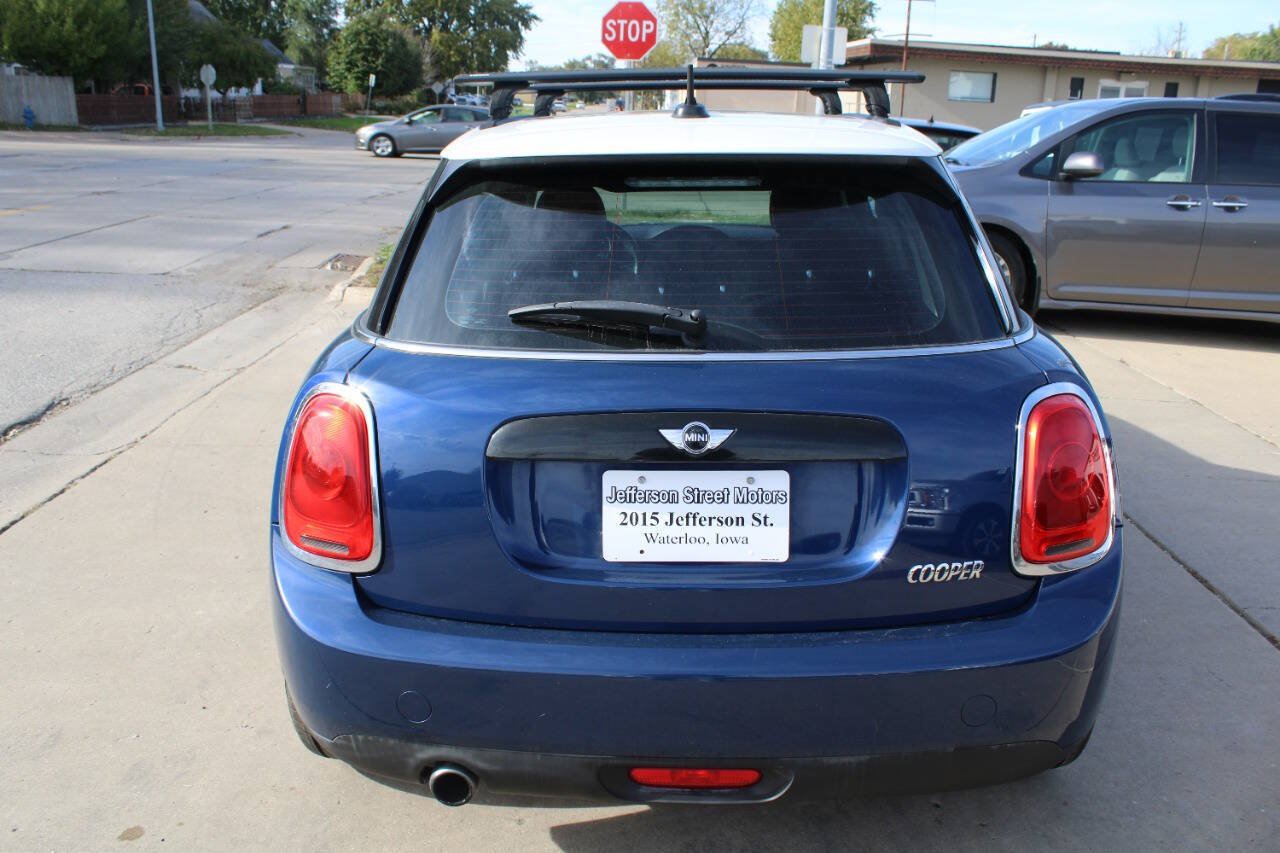 Used 2017 MINI Cooper 4-Door Hardtop FWD image 4