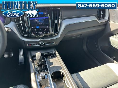 Used 2022 Volvo XC60 T8 R-Design w/ Advanced Package image 18