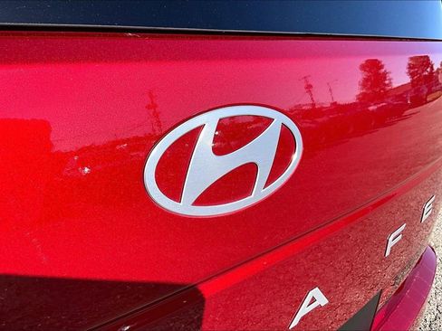 Used 2025 Hyundai Santa Fe SEL FWD image 8