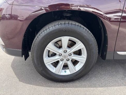 Used 2013 Toyota Highlander SE AWD/4WD image 9