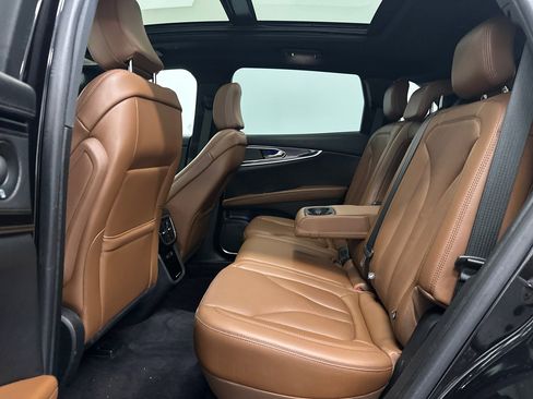 Certified 2022 Lincoln Nautilus Reserve w/ Monochromatic Package image 18