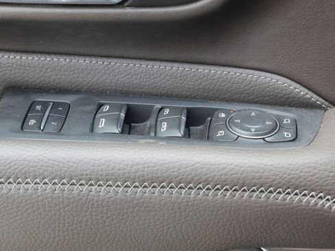 Used 2023 GMC Yukon XL Denali AWD/4WD image 13