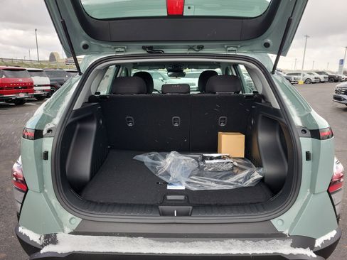 New 2026 Hyundai Kona SE image 5