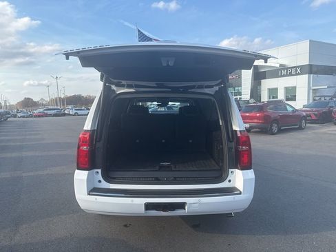 Used 2019 Chevrolet Suburban Premier image 33