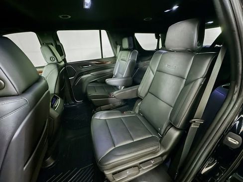 Used 2021 Cadillac Escalade Luxury AWD/4WD image 30