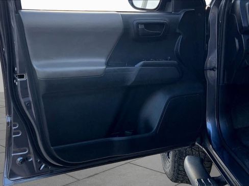 Used 2022 Toyota Tacoma SR w/ SR Convenience Package RWD image 21