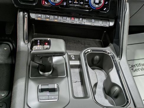 Used 2024 GMC Sierra 1500 AT4 w/ Technology Package AWD/4WD image 38
