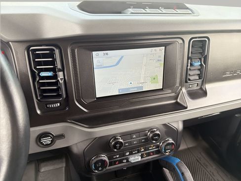 Used 2023 Ford Bronco Black Diamond AWD/4WD image 20