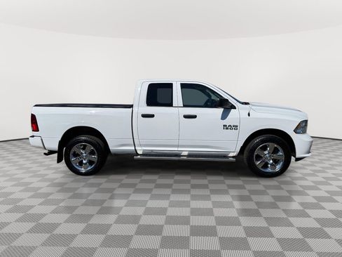 Used 2018 RAM 1500 Express w/ Express Value Package AWD/4WD image 3