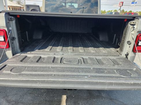 Used 2021 Jeep Gladiator Mojave w/ Uconnect 4C Nav & Sound Group AWD/4WD image 5