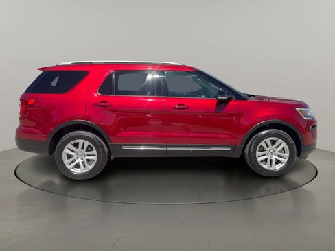 Used 2018 Ford Explorer XLT w/ Equipment Group 201A AWD/4WD image 6