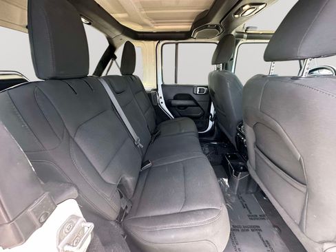 Used 2021 Jeep Wrangler Unlimited Sahara AWD/4WD image 28
