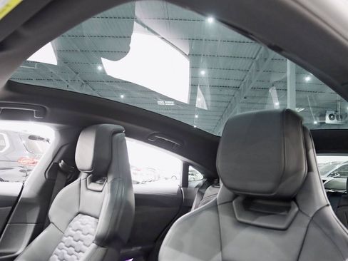 Used 2023 Audi e-tron GT Premium Plus w/ Performance Package image 31