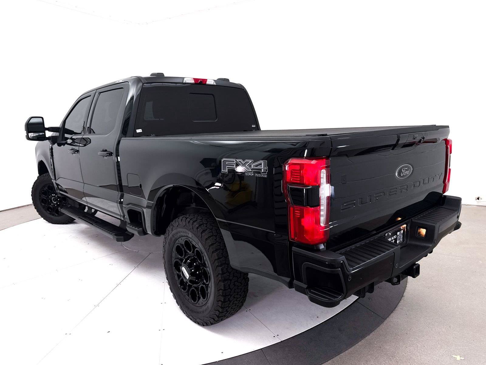 Used 2023 Ford F250 Lariat w/ Lariat Ultimate Package AWD/4WD image 2