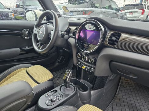 Used 2024 MINI Cooper SE w/ MINI Resolute Edition image 47