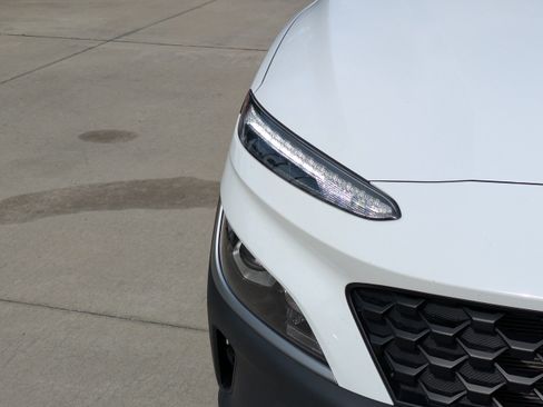 Certified 2022 Hyundai Kona SE FWD image 7