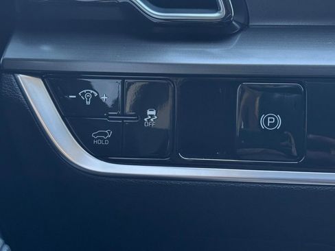 Used 2025 Kia Sportage EX w/ Premium Package image 3