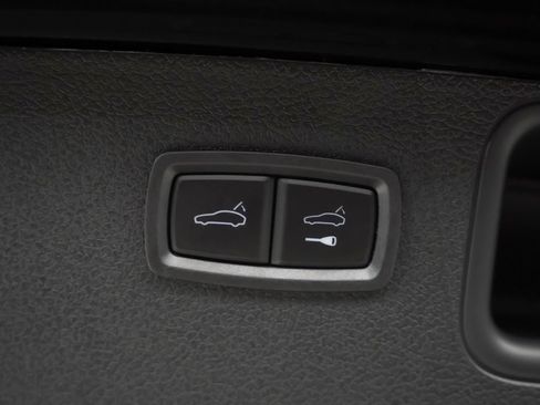 Used 2026 Porsche Macan AWD/4WD image 29