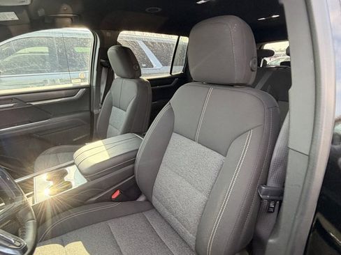 Certified 2025 GMC Acadia Elevation image 2