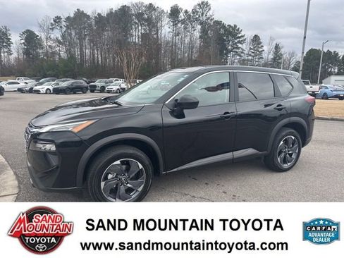 Used 2025 Nissan Rogue SV image 6