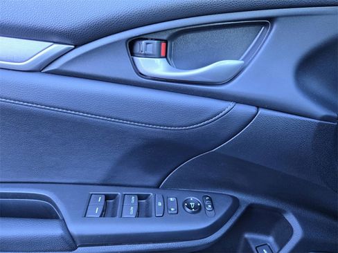 Used 2017 Honda Civic Touring image 18
