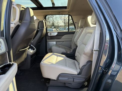 Certified 2022 Lincoln Navigator L Reserve image 12