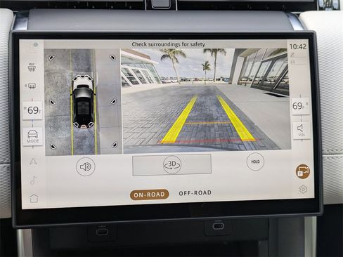 New 2025 Land Rover Discovery Sport Dynamic SE image 23