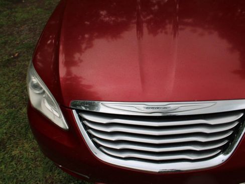 Used 2013 Chrysler 200 Touring image 38