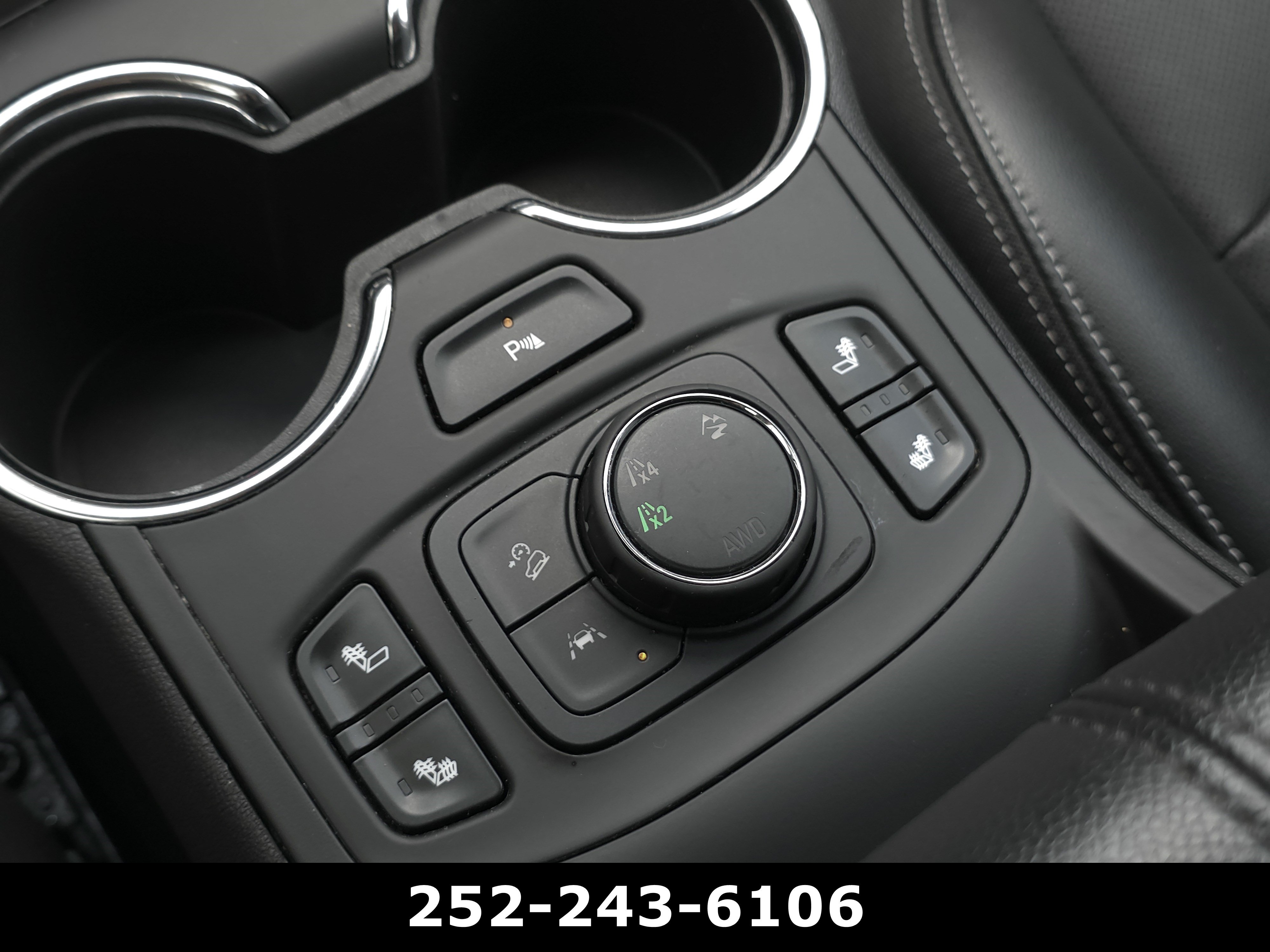 Used 2023 GMC Terrain SLT w/ Tech Package AWD/4WD image 16