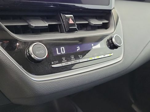 Used 2023 Toyota Corolla LE FWD image 29