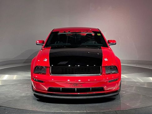 Used 2005 Ford Mustang GT image 3