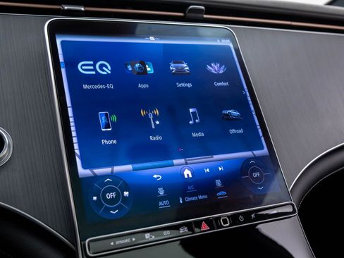 Certified 2024 Mercedes-Benz EQE 350+ 4MATIC SUV w/ Driver Assistance Package image 25