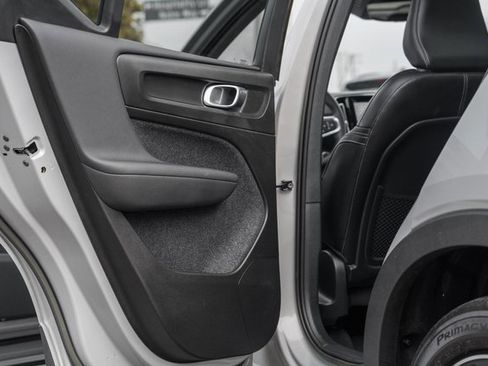 Certified 2023 Volvo XC40 B5 Plus w/ Protection Package Premier image 37