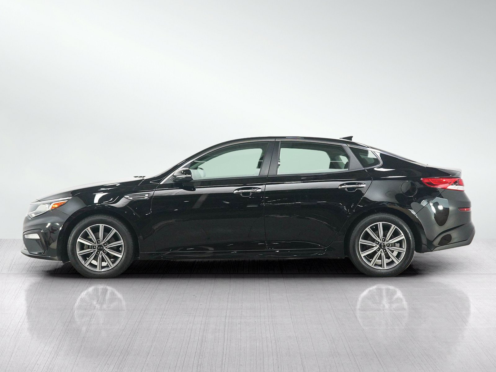 Used 2019 Kia Optima LX w/ LX 17" Wheel Package FWD image 2